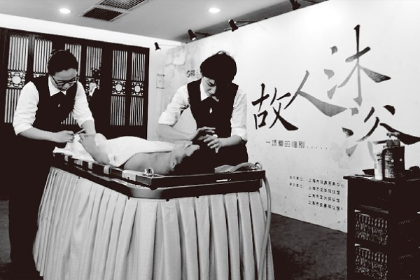 专业的穿衣净身会用到哪些工具？会重复使用吗？